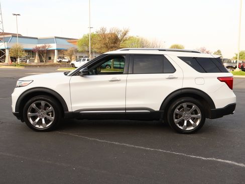 Used 2020 Ford Explorer Platinum w/ Premium Technology Package AWD/4WD image 39