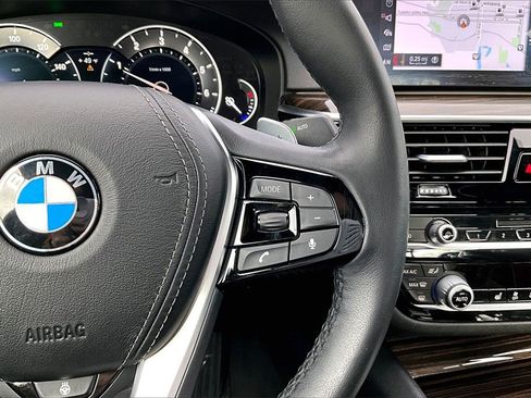 Used 2018 BMW 530i xDrive image 26