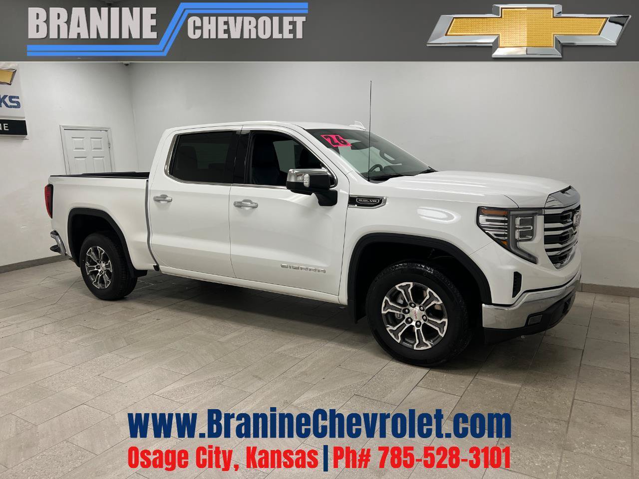 Used 2026 GMC Sierra 1500 SLT RWD image 1