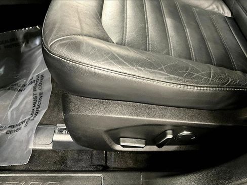 Used 2017 Ford Fusion SE w/ Fusion SE Technology Package FWD image 38