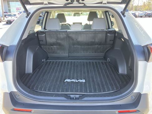 Used 2022 Toyota RAV4 XLE Premium image 27