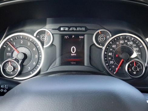 New 2026 RAM 1500 Express AWD/4WD image 30