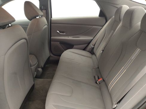 Used 2024 Hyundai Elantra SEL FWD image 18