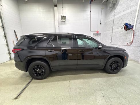 Used 2023 Chevrolet Traverse LT w/ Midnight/Sport Edition AWD/4WD image 3