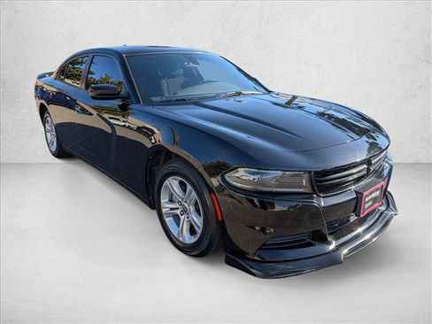 Used 2023 Dodge Charger SXT RWD image 3