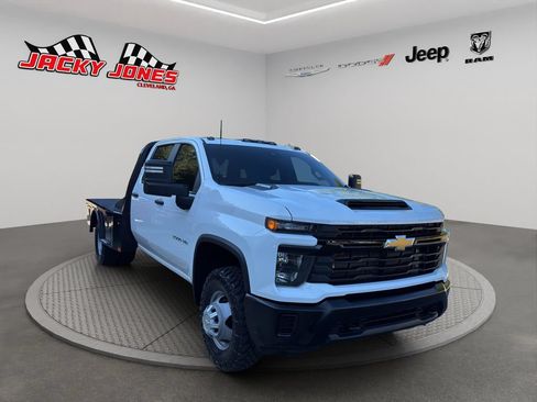 Used 2025 Chevrolet Silverado 3500 W/T w/ WT Convenience Package AWD/4WD image 13