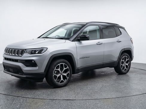 Used 2025 Jeep Compass Limited AWD/4WD image 3