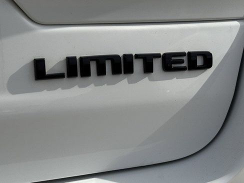 Certified 2023 Jeep Grand Cherokee Limited w/ Black Appearance Package image 35