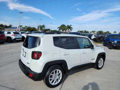 Used 2019 Jeep Renegade Latitude FWD image 5