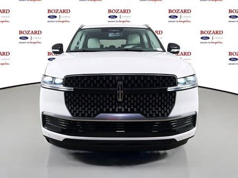 New 2026 Lincoln Navigator L Reserve AWD/4WD image 3