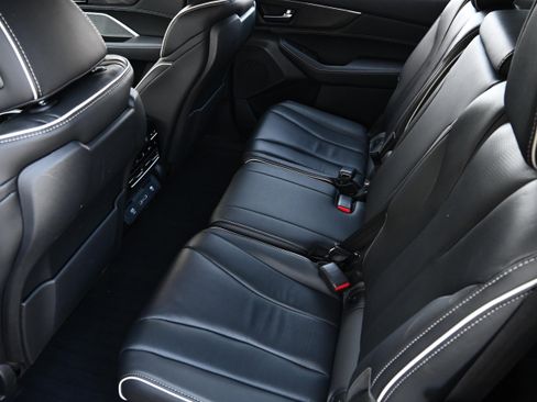 Used 2024 Acura MDX SH-AWD w/ Advance Package image 11