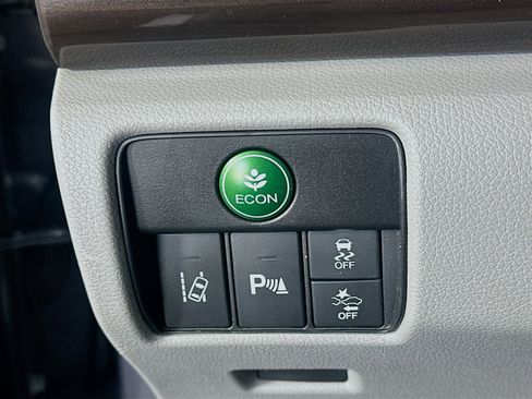 Used 2016 Honda Accord Touring image 16