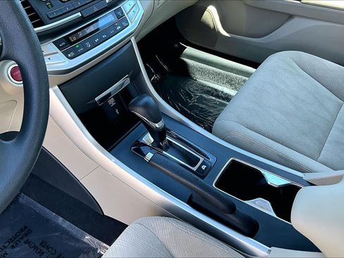 Used 2014 Honda Accord Hybrid Sedan image 16