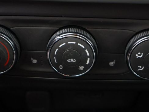 Used 2024 Chevrolet Trax LS w/ LS Convenience Package image 28