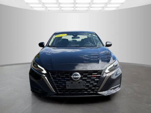 Used 2025 Nissan Altima 2.5 SR FWD image 2