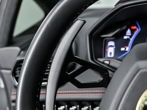 Used 2020 Lamborghini Huracan EVO image 28