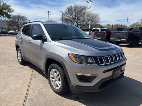 Used 2018 Jeep Compass Sport w/ Tech Group image 3