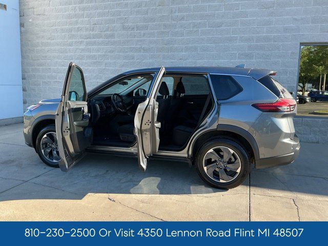 Used 2024 Nissan Rogue SV FWD image 13