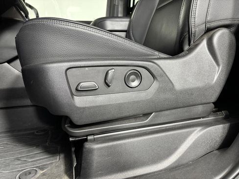 Used 2023 GMC Yukon Denali w/ Advanced Technology Package image 13