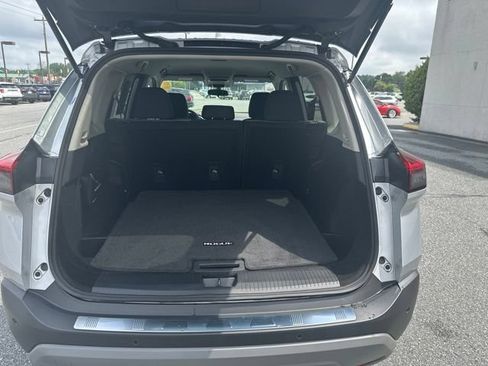 Used 2023 Nissan Rogue SV AWD/4WD image 10