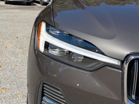 Certified 2022 Volvo XC60 B5 Inscription w/ Advanced Package image 10