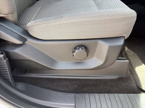 Used 2015 Ford F150 XLT RWD image 31