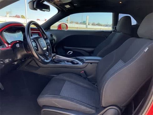 Used 2022 Dodge Challenger SXT image 12
