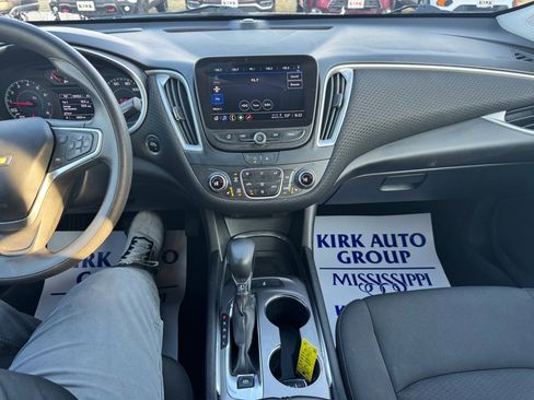 Used 2023 Chevrolet Malibu LT image 19