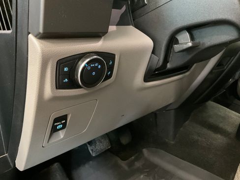 Used 2019 Ford F150 XLT AWD/4WD image 11