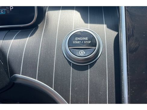 Used 2023 Mercedes-Benz C 300 Sedan image 33
