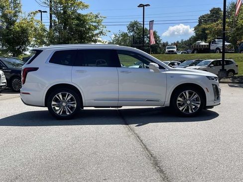 Used 2020 Cadillac XT6 Premium Luxury AWD/4WD image 6