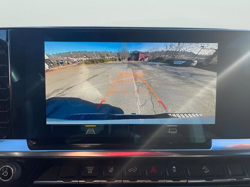 Used 2024 Chevrolet Silverado 2500 LT image 26