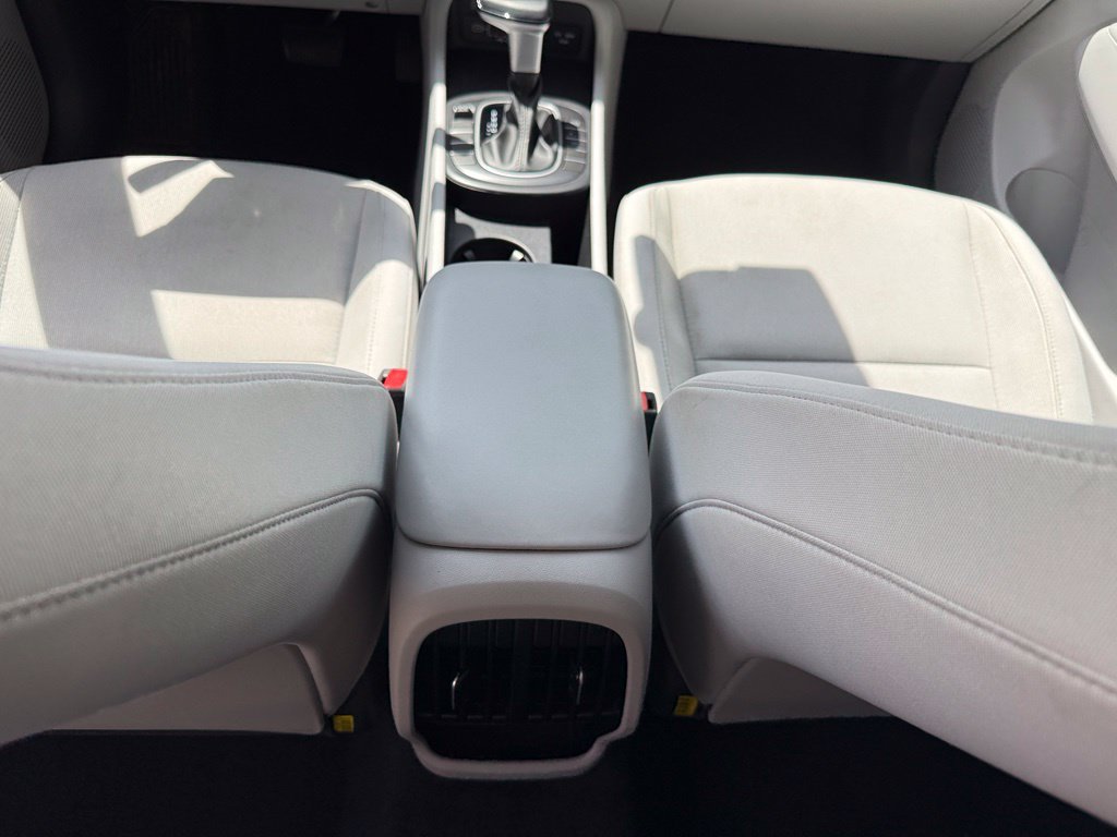 Used 2025 Hyundai Kona SEL FWD image 30