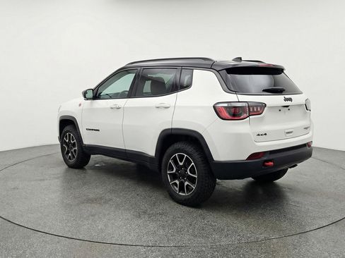 Used 2025 Jeep Compass Trailhawk AWD/4WD image 6