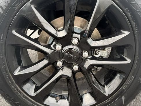 Used 2020 Jeep Grand Cherokee Altitude AWD/4WD image 40