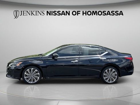Certified 2024 Nissan Altima 2.5 SL AWD/4WD image 11
