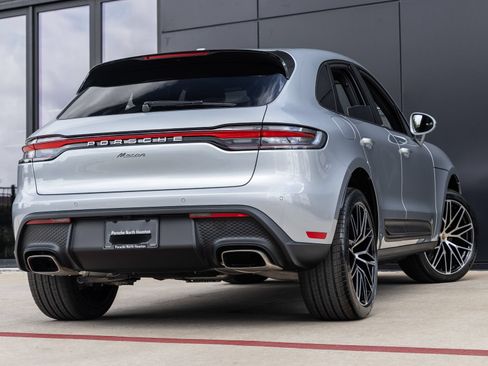Certified 2026 Porsche Macan AWD/4WD image 11
