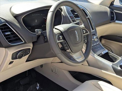 Used 2019 Lincoln Nautilus FWD image 9