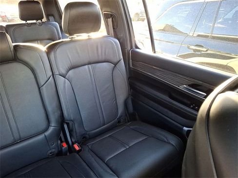 Used 2022 Jeep Wagoneer Series II image 14