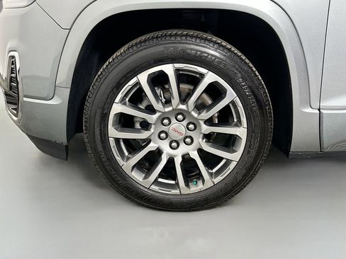 Used 2023 GMC Acadia Denali image 32