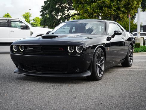 Used 2023 Dodge Challenger R/T Scat Pack w/ Plus Package RWD image 5