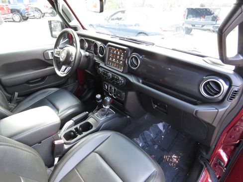 Used 2021 Jeep Wrangler Unlimited Sahara AWD/4WD image 14