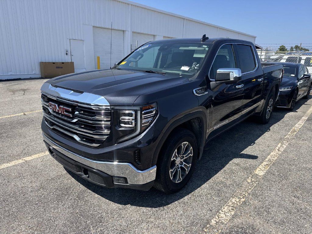Used 2025 GMC Sierra 1500 SLT RWD image 5