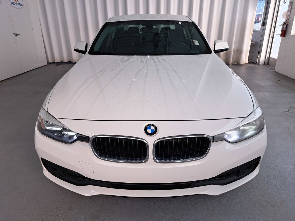 Used 2016 BMW 320i Sedan RWD image 3