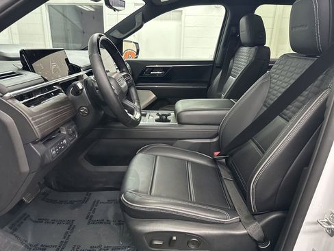 Used 2025 GMC Sierra EV Denali AWD/4WD image 21