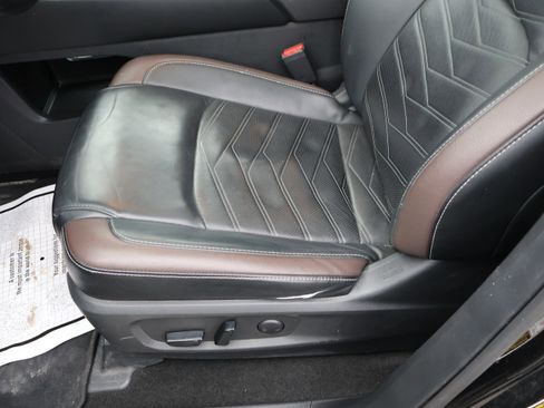 Used 2023 Nissan Pathfinder Platinum image 40