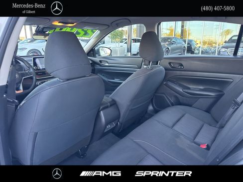 Used 2025 Nissan Altima 2.5 SV image 16