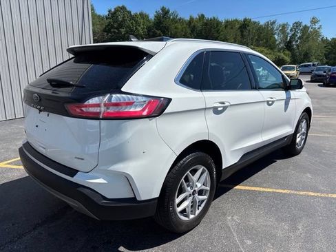 Used 2024 Ford Edge SEL w/ Convenience Package AWD/4WD image 3