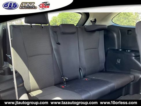 Used 2020 Toyota Highlander LE AWD/4WD image 13
