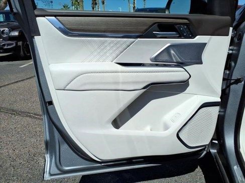 Certified 2024 GMC Acadia Denali w/ Super Cruise Package image 19